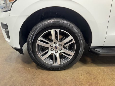 Used 2024 Ford Expedition Max Limited image 90