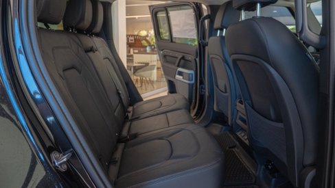 New 2024 Land Rover Defender 110 S image 27