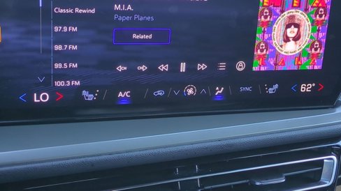 Used 2024 Chevrolet Traverse LT image 30