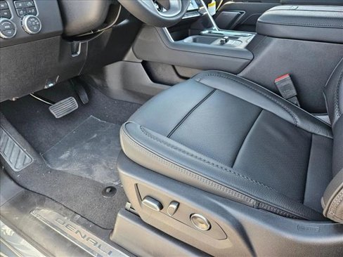 New 2026 GMC Sierra 2500 Denali w/ Denali Reserve Package image 4