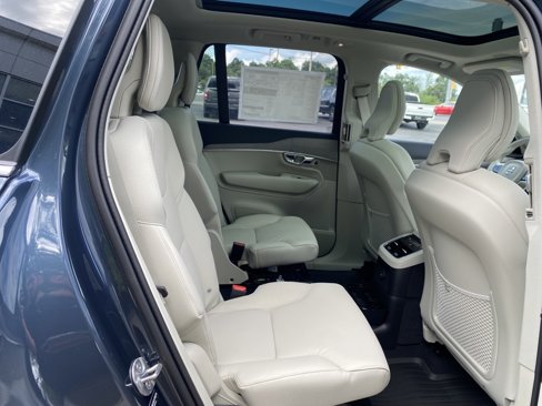 Certified 2025 Volvo XC90 T8 Plus w/ Protection Package Premier image 40