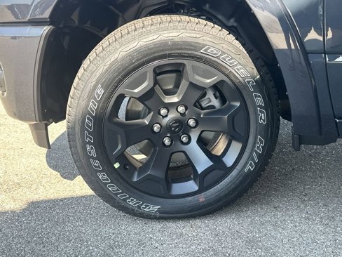 New 2026 RAM 1500 4x4 Crew Cab image 11