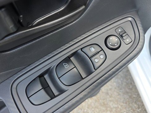 New 2025 Nissan Versa S w/ Trunk Package image 27