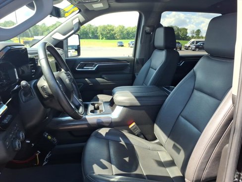 Used 2024 Chevrolet Silverado 3500 LTZ w/ LTZ Plus Package image 14
