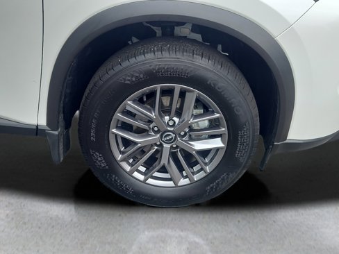 Used 2025 Nissan Rogue S image 4