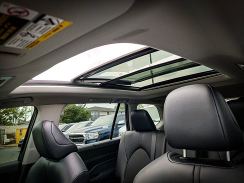 Used 2024 Toyota Grand Highlander XLE image 3
