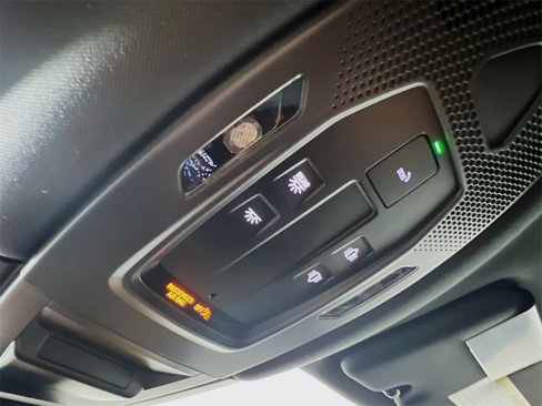Used 2025 Porsche Cayenne Coupe image 14