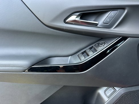 New 2026 Chevrolet Equinox LT w/ Convenience Package II image 11