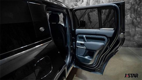 Used 2022 Land Rover Defender 110 S image 16