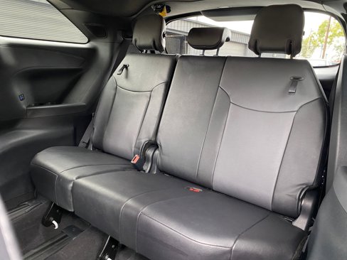 Used 2024 Toyota Sienna XSE image 29