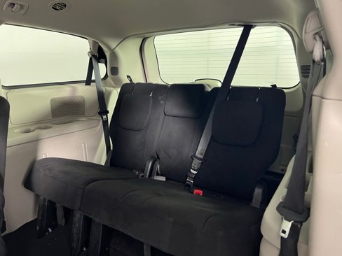 Used 2013 Dodge Grand Caravan SE image 21