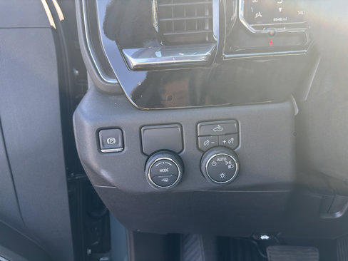 Certified 2025 Chevrolet Silverado 1500 LT w/ Convenience Package II image 17