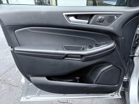 Used 2023 Ford Edge Titanium image 10