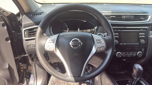 Used 2016 Nissan Rogue SV image 23