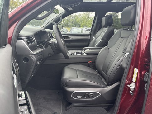 New 2025 Jeep Wagoneer L 4WD w/ Convenience Group I image 20