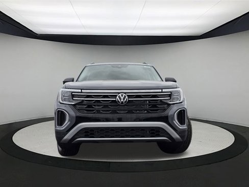 New 2025 Volkswagen Atlas Peak Edition SE image 2
