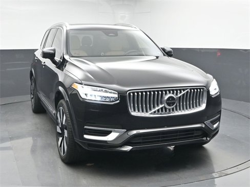 Used 2024 Volvo XC90 T8 Ultimate image 2