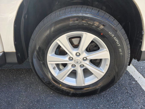 Used 2012 Toyota Highlander FWD image 26