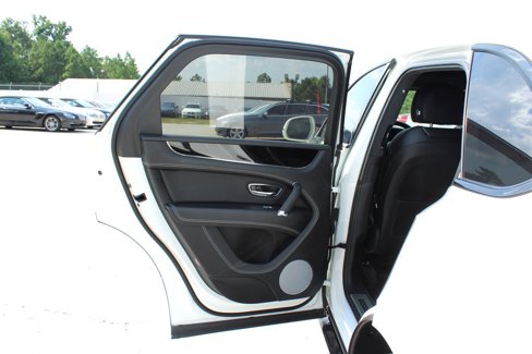 Used 2018 Bentley Bentayga image 64