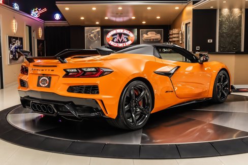Used 2023 Chevrolet Corvette Z06 w/ Z07 Performance Package image 11