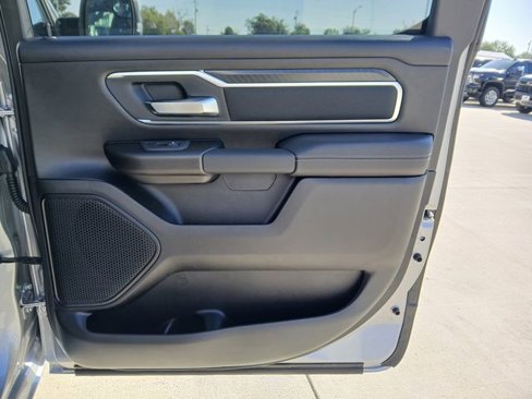 New 2026 RAM 1500 4x4 Crew Cab image 17