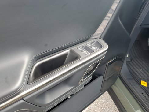 Used 2022 Rivian R1T Launch Edition image 13