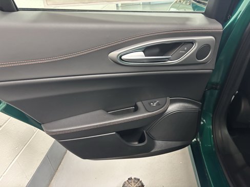 New 2025 Alfa Romeo Giulia AWD w/ Driving Assist Package image 13