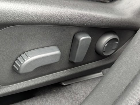 Certified 2025 Subaru Forester Limited image 28