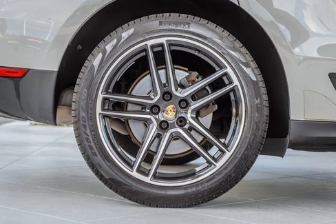 Used 2021 Porsche Macan image 13