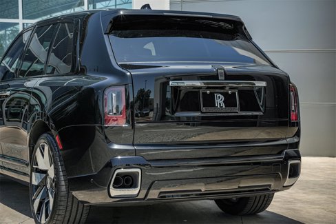 New 2025 Rolls-Royce Cullinan image 16