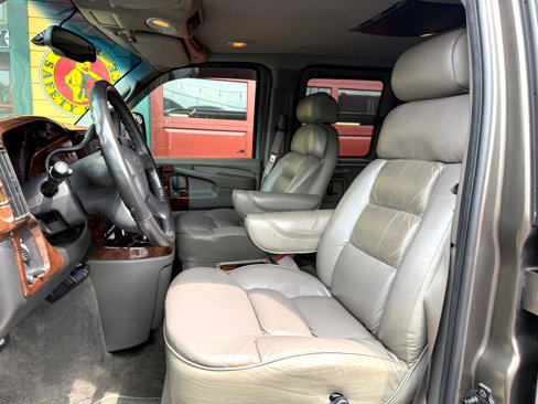 Used 2004 Chevrolet Express 1500 w/ LS Preferred Equipment Group image 11