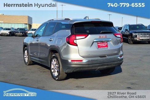 Used 2024 GMC Terrain SLT image 5