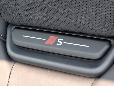New 2025 Audi SQ6 e-tron Prestige image 26