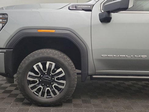 Used 2024 GMC Sierra 2500 Denali Ultimate w/ Max Trailering Package image 9