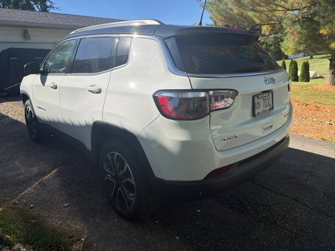 Certified 2022 Jeep Compass Limited image 4