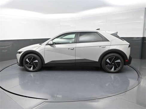 New 2025 Hyundai Ioniq 5 SE image 5