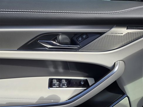 New 2026 Jaguar F-PACE R-Dynamic S image 10