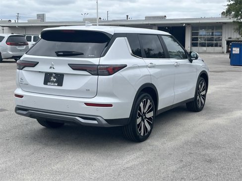 New 2025 Mitsubishi Outlander SE image 5