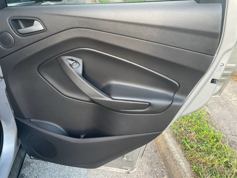 Used 2017 Ford Escape Titanium image 21