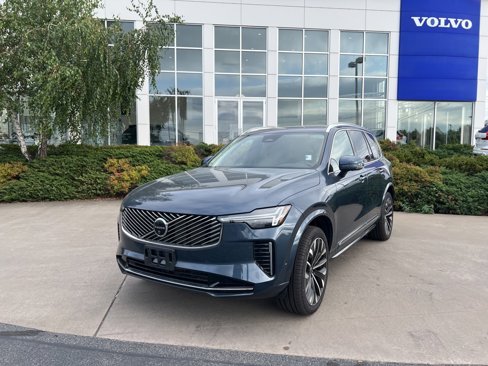 Used 2025 Volvo XC90 B5 Plus image 23