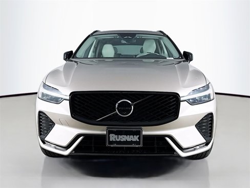 New 2026 Volvo XC60 B5 Ultra w/ Protection Package image 2