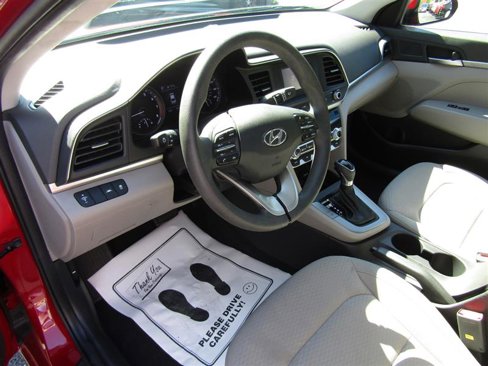 Used 2020 Hyundai Elantra SE image 12