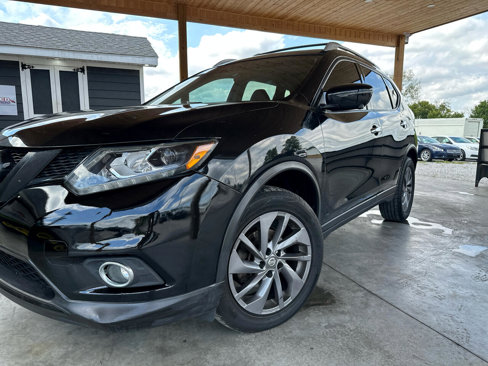 Used 2016 Nissan Rogue SL image 2