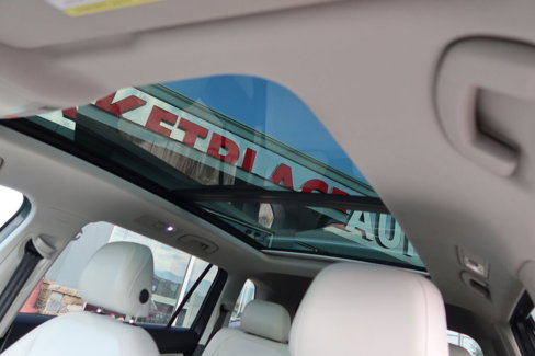 Used 2018 Volkswagen Tiguan SE image 16