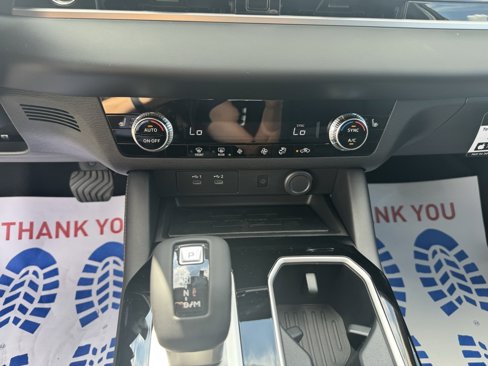 New 2025 Mitsubishi Outlander SE image 20