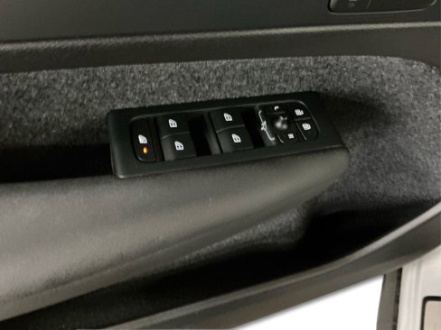 Certified 2023 Volvo XC40 B5 Plus w/ Protection Package Premier image 22