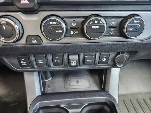 Used 2020 Toyota Tacoma TRD Off-Road image 17