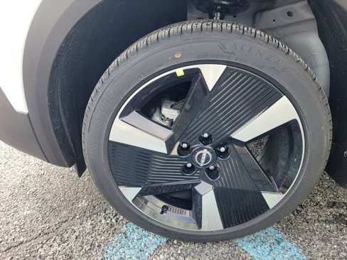 New 2025 Nissan Kicks SR image 11
