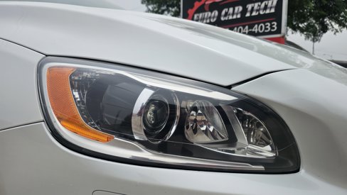 Used 2018 Volvo S60 T5 Inscription Platinum image 12