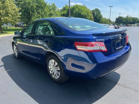 Used 2010 Toyota Camry LE image 9